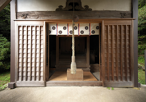 礎国神社